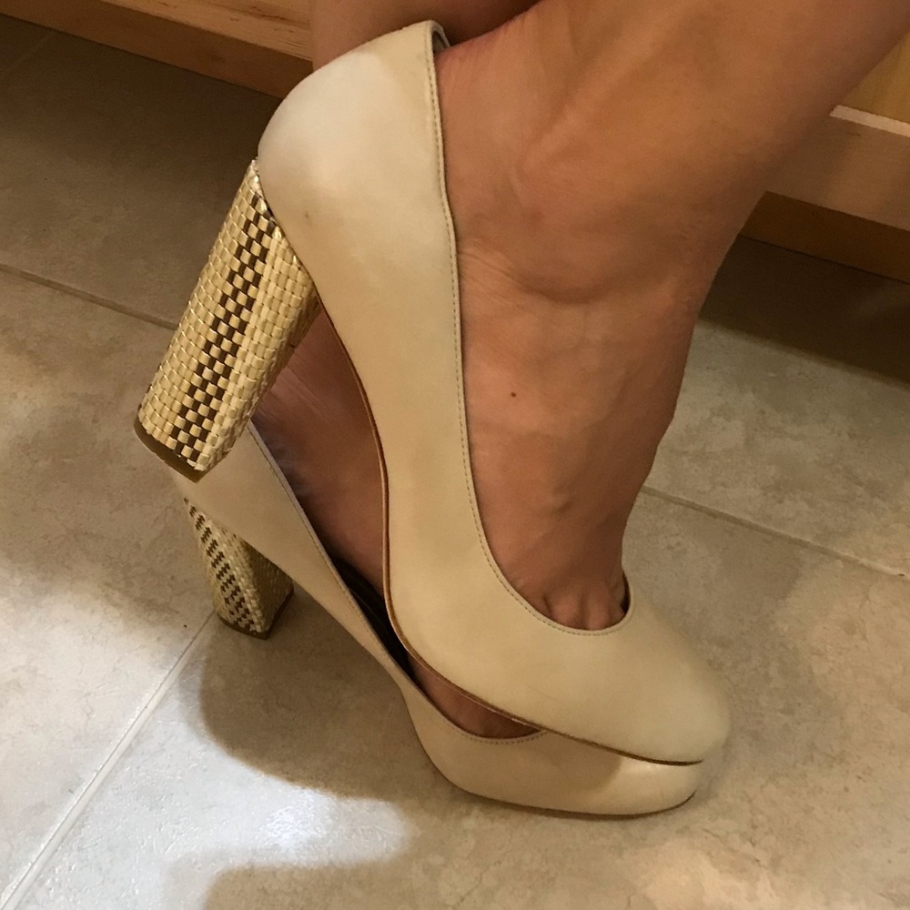 ❗️Beautiful pair of Ralph Lauren heels❗️👠